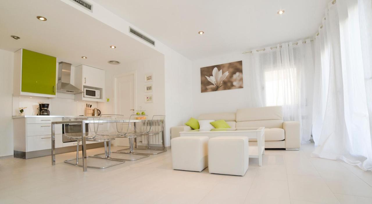 Ferienwohnung Tranquil Duplex In Sitges, Barcelona,Sea Views, Parking, Terrace Exterior foto
