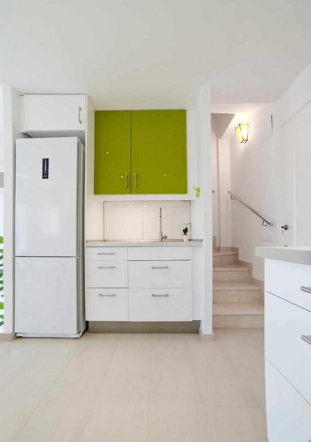 Ferienwohnung Tranquil Duplex In Sitges, Barcelona,Sea Views, Parking, Terrace Exterior foto
