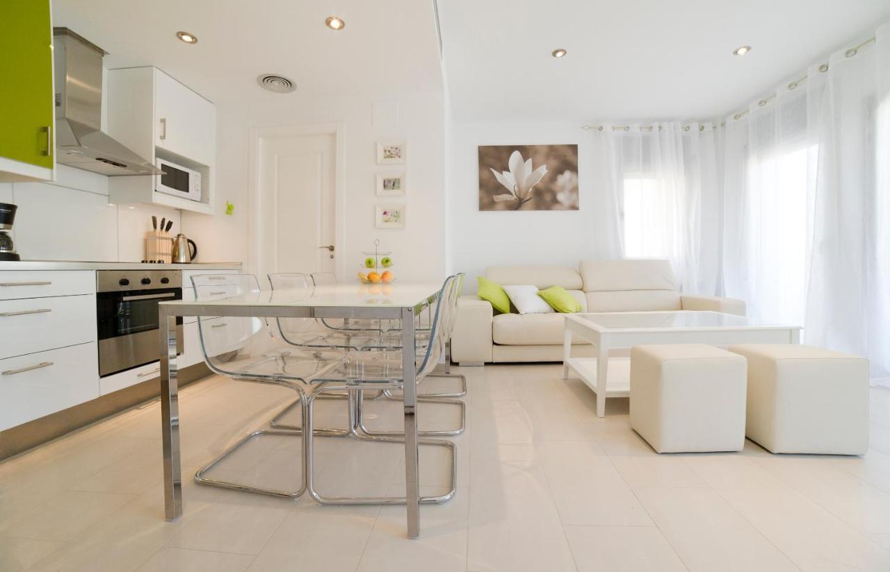 Ferienwohnung Tranquil Duplex In Sitges, Barcelona,Sea Views, Parking, Terrace Exterior foto