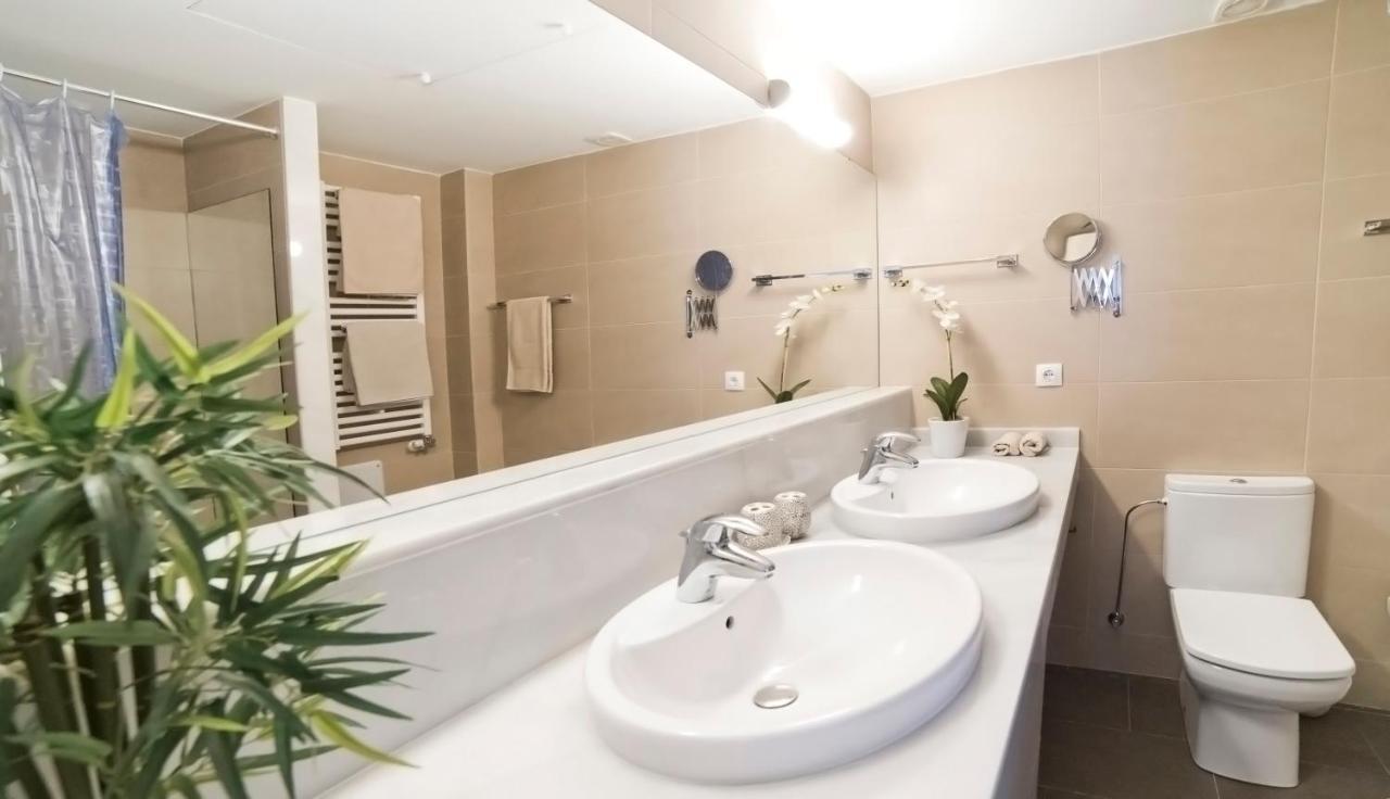 Ferienwohnung Tranquil Duplex In Sitges, Barcelona,Sea Views, Parking, Terrace Exterior foto