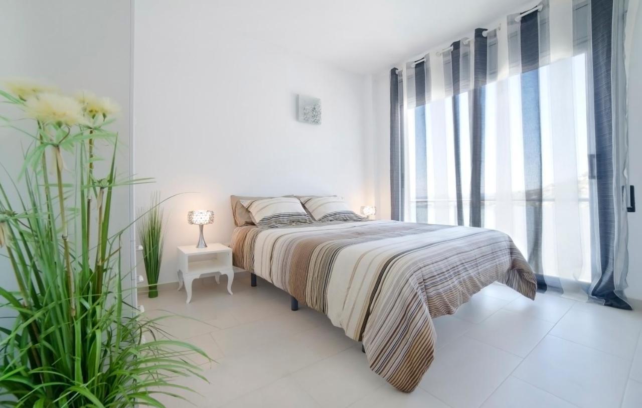 Ferienwohnung Tranquil Duplex In Sitges, Barcelona,Sea Views, Parking, Terrace Exterior foto
