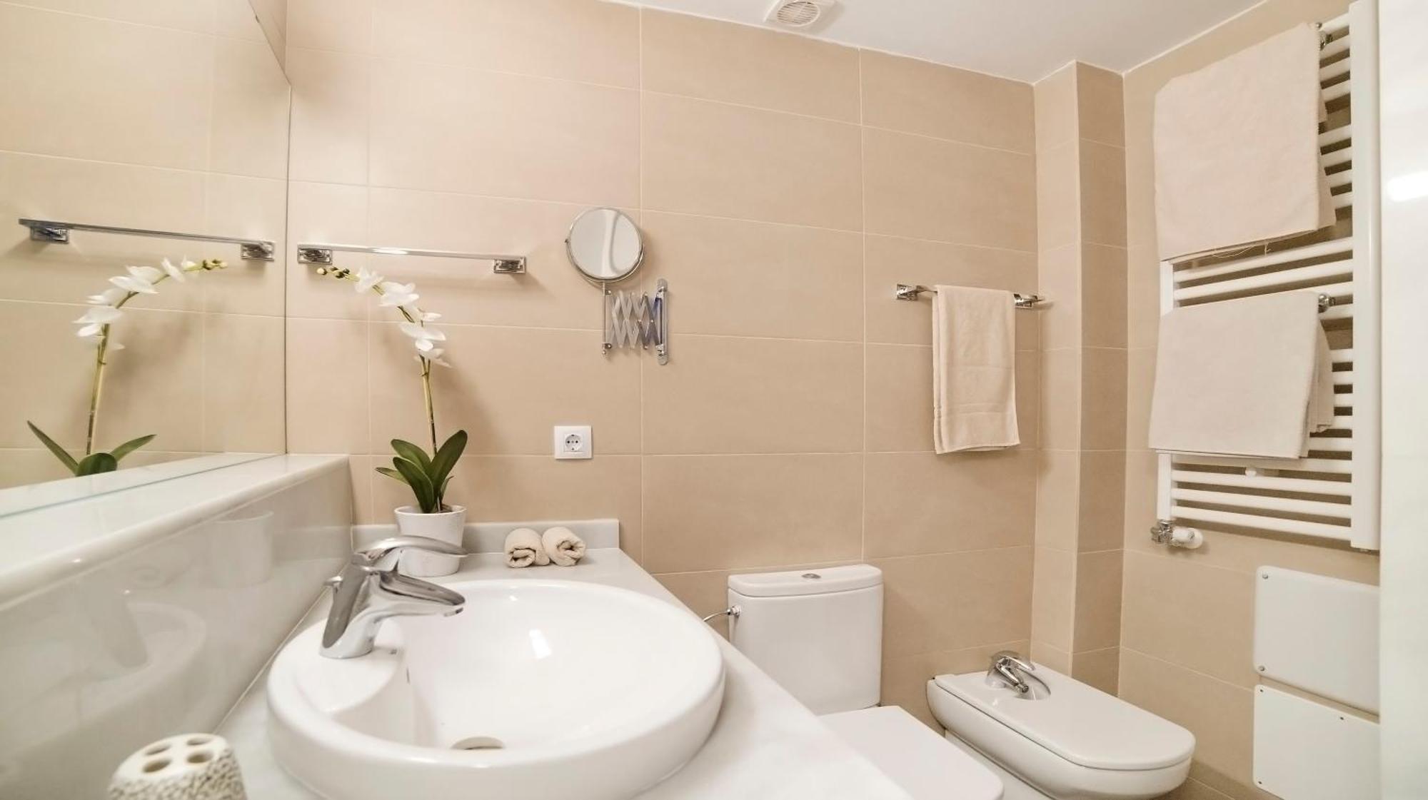Ferienwohnung Tranquil Duplex In Sitges, Barcelona,Sea Views, Parking, Terrace Exterior foto