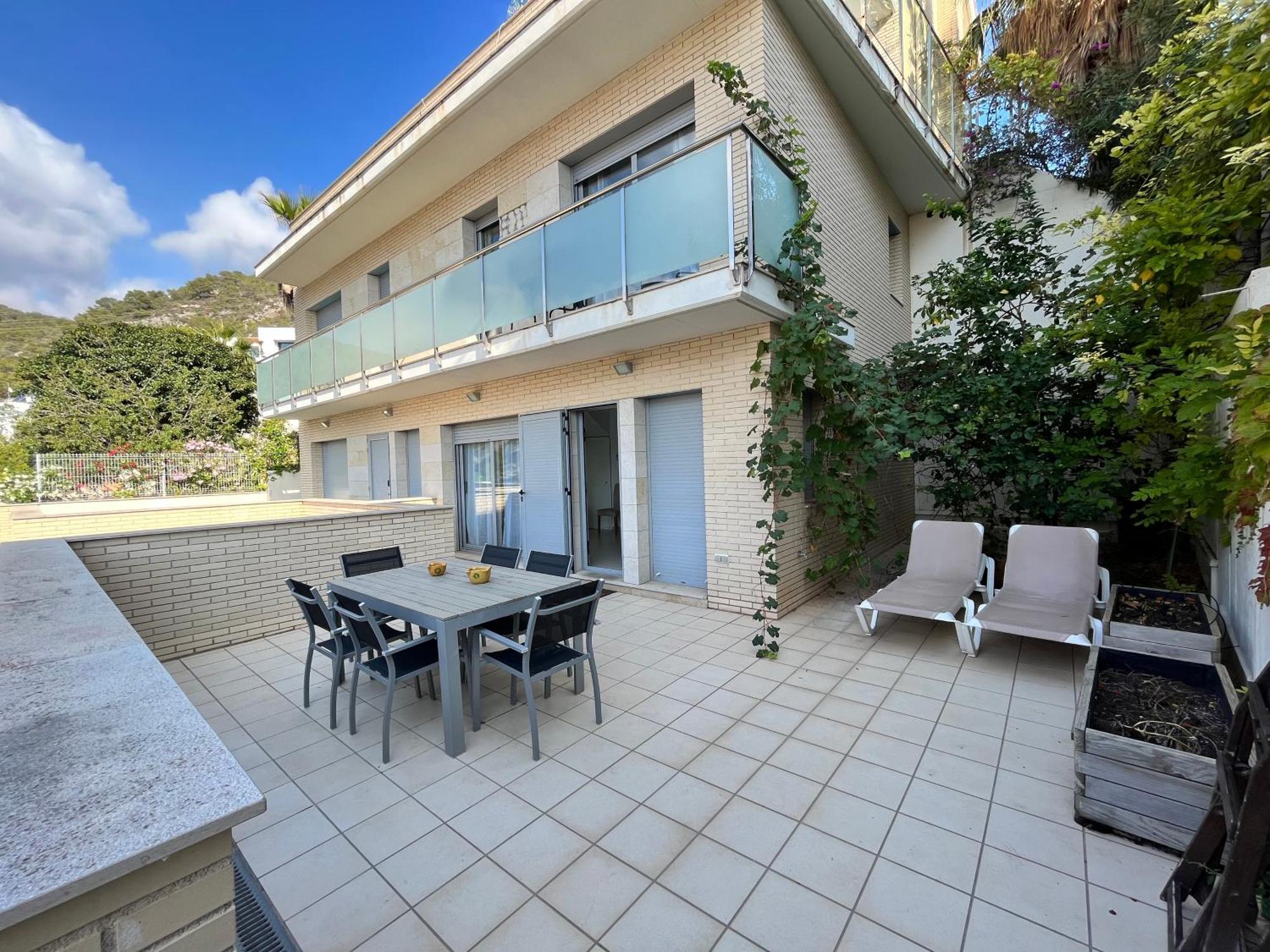 Ferienwohnung Tranquil Duplex In Sitges, Barcelona,Sea Views, Parking, Terrace Exterior foto